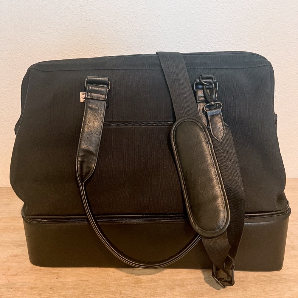 BÉIS Convertible Weekender in Black